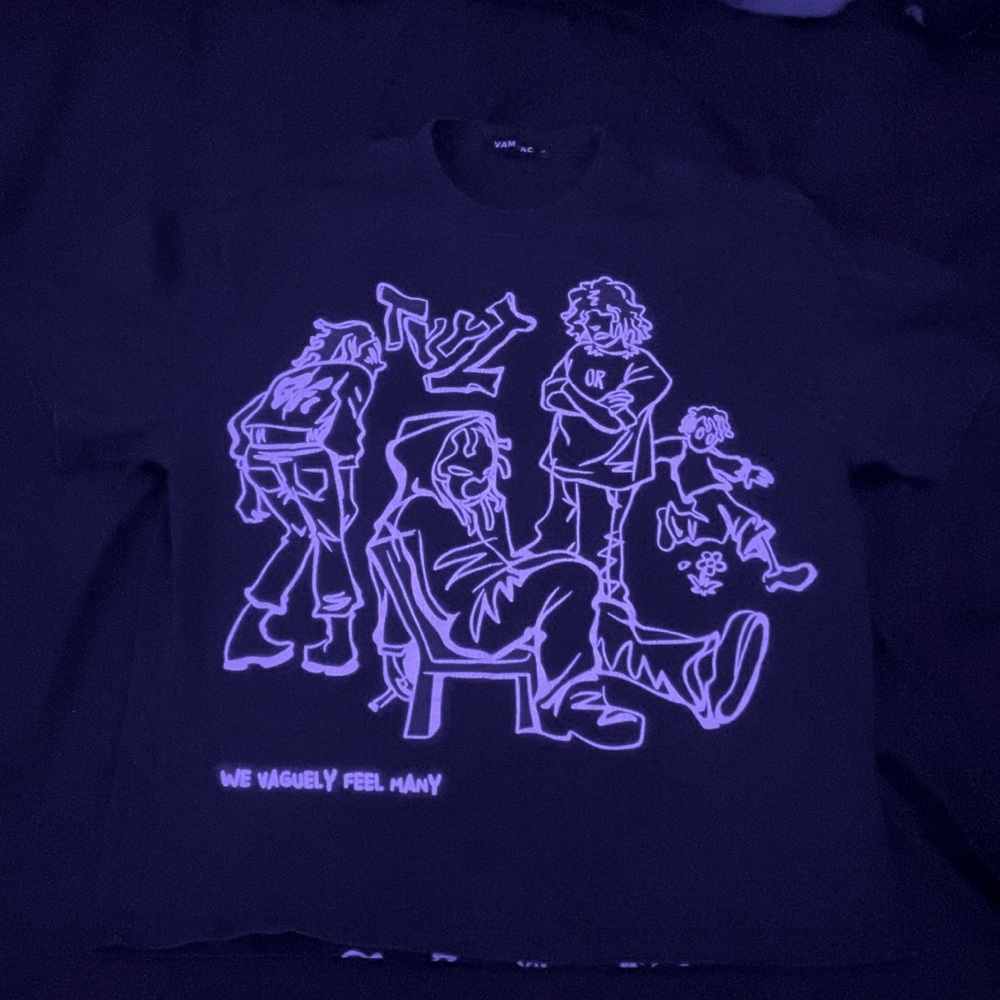 Black and white “we vaguely feel many” t-shirt